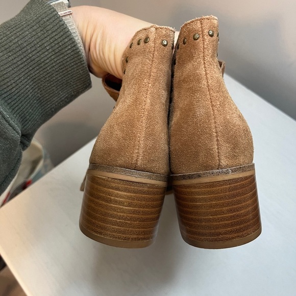 Steve Madden Lyz Tan Suede Ankle Booties 9.5 - Picture 7 of 14